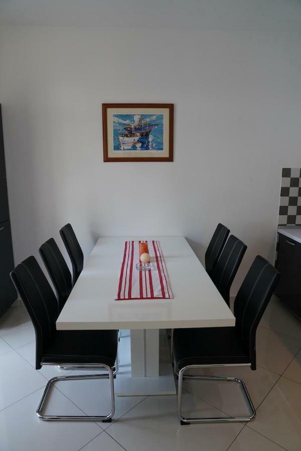 Sesar Apartments Krk - No. 2 Vinko Крк Экстерьер фото